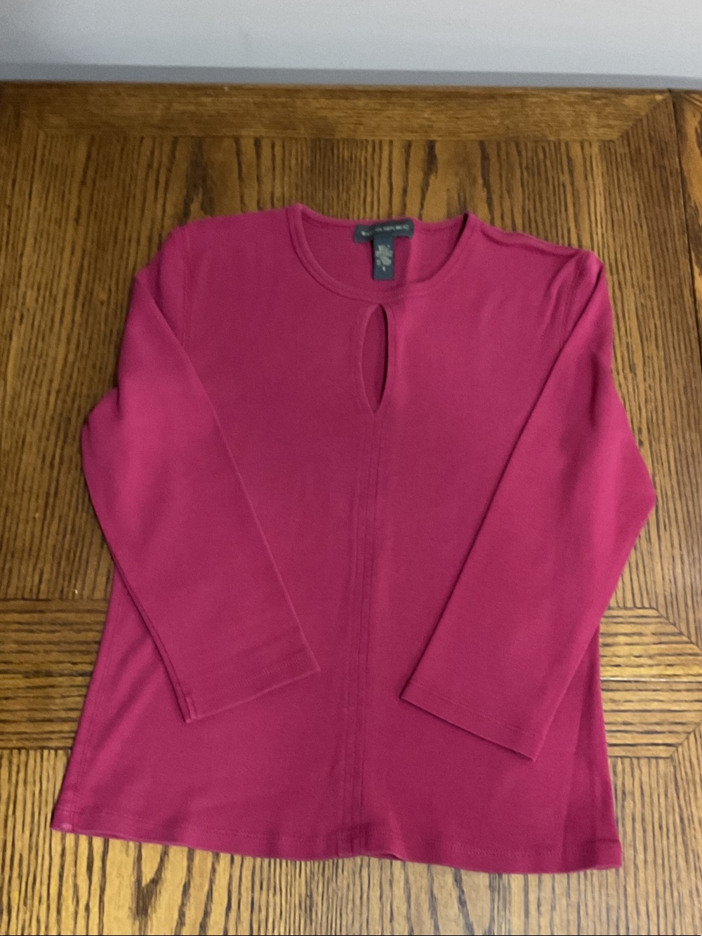 Banana Republic Raspberry Crewneck Keyhole burgundy top